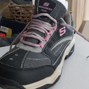 Skechers Women's Black and Pink Athletic Sneakers